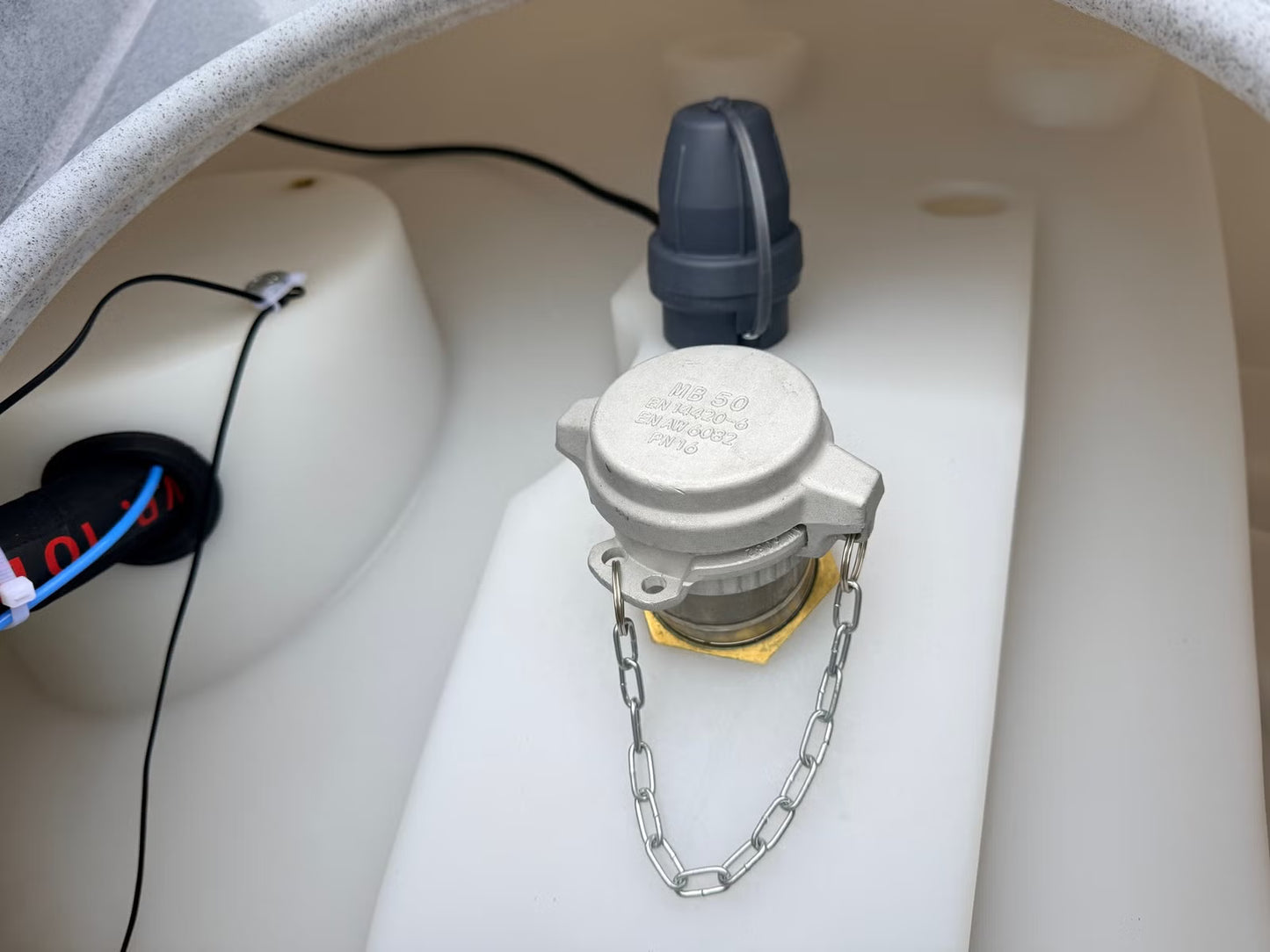SWIMER 2500 LITER DIESELTANK